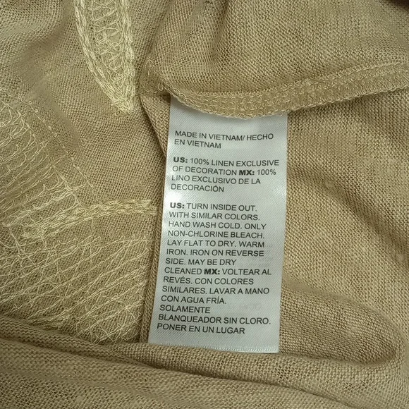 🆕 CHICO'S TAN BEIGE LINEN SHORT SLEEVE WOMEN'S SHIRT WITH FLORAL SEQUIN DESIGNS - Picture 8 of 9